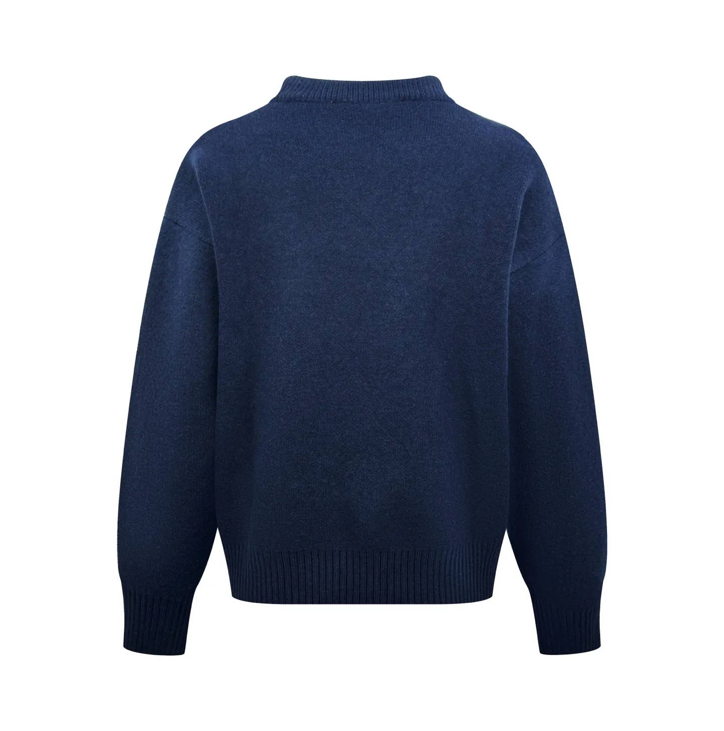 Ami Pari love jacquard crew neck sweater, custom-woven and dyed luxurious Merino wool, soft and delicate, comfortable and close to the skin, with deep sea blue as the base, a calm spectrum dyed by twilight. A contrasting love heart jumps on the chest, quietly exuding its own charming halo. The brand is highly recognizable. The elegance and spontaneity of French fashion is the ultimate simplification of color, and it also conveys the love and persistence of life. Meet the ultimate simplicity. The well-deserved king of Versatile. Process 1: Jacquard tissue imported from Germany. Precisely control the arrangement and interweaving of yarns. Carefully interweave the Ami love jacquard artistic pattern on the loom. The fabric is more vivid and three-dimensional. Process 2: Softening and deodorizing process of garment washing water. Deeply clean and deodorize the clothes through professional washing equipment and specific detergents. Improve the feel and appearance of the clothes. Accessories: Customized 1:1 Ami trademark. Version: Loose version. Size: S M L XL Style number: 25374